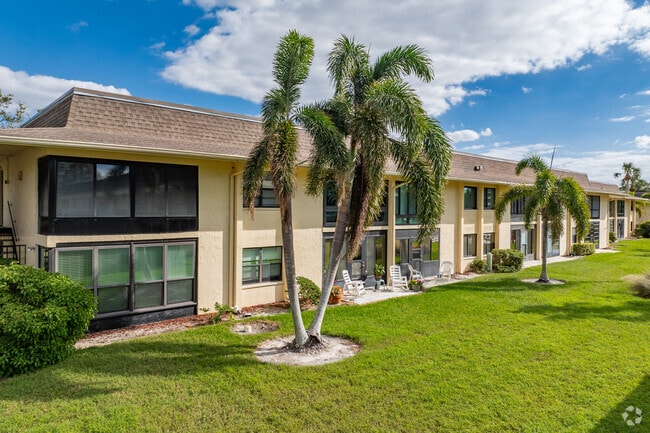 12300 Vonn Rd Largo, FL - Villas De Golf