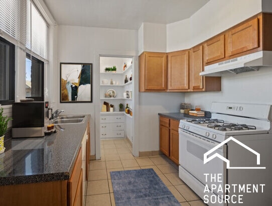 Photo - 1116 W Oakdale Ave Unit 1A