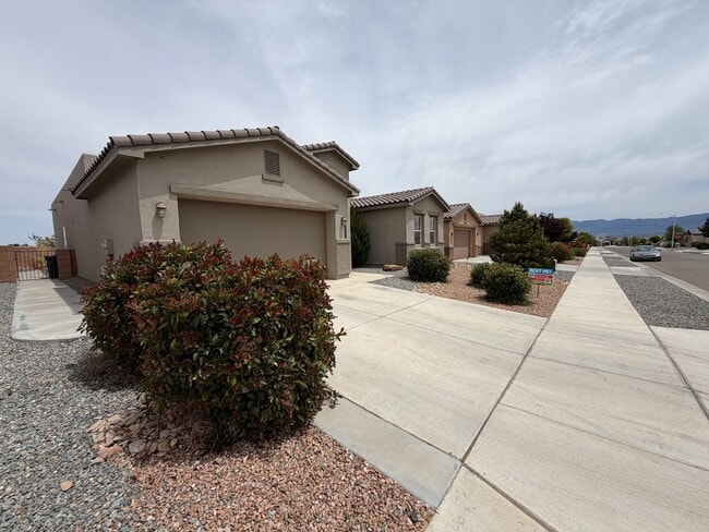 Photo - Luxury Single Story 3 Bedroom Plus Office / Sitting Room Recent Construction Available in Exclusi...
