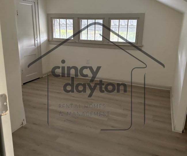 Photo - 1332 Campbell Ave