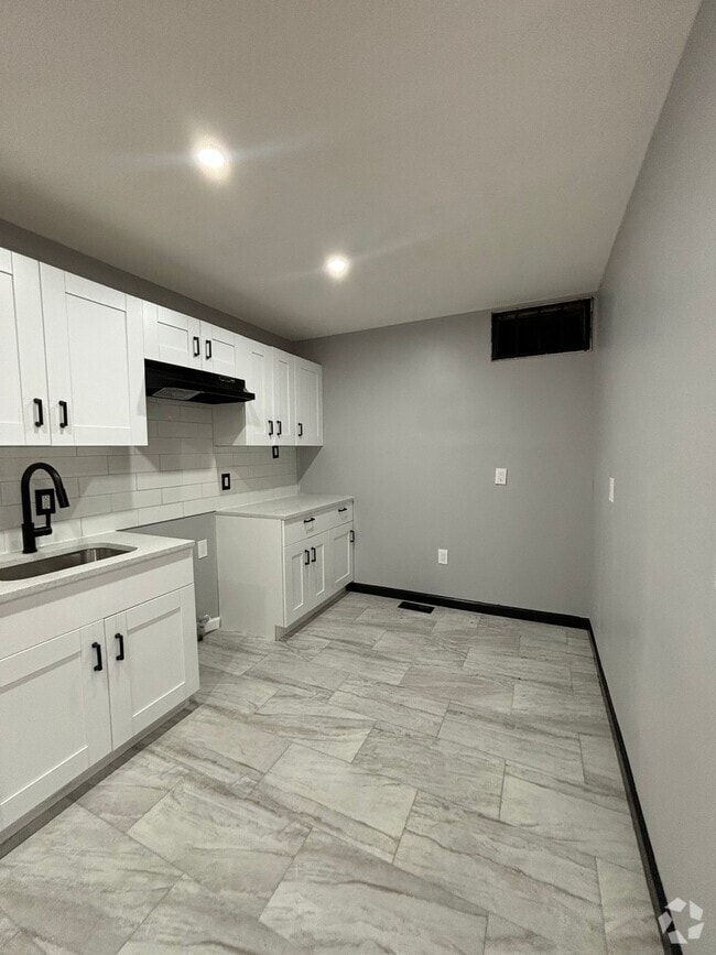 Building Photo - 909 Hunterdon St Unit 1 Rental