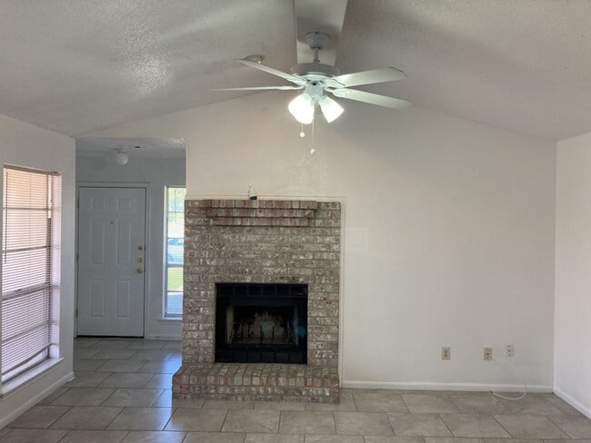 Photo - 2405 Bermuda Dr