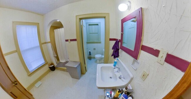 Photo - 930 Bertrand St Unidad 1