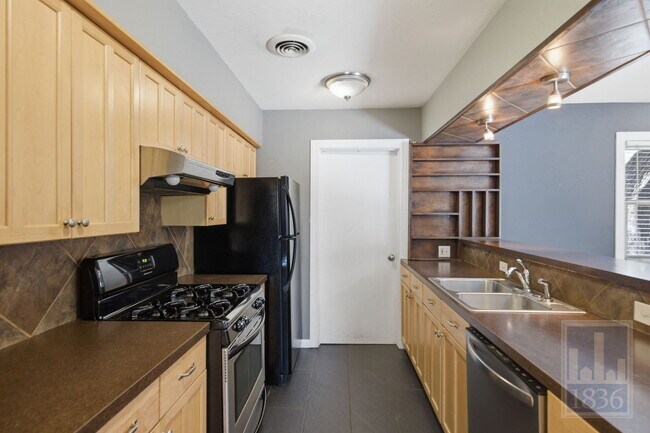 Photo - 2416 S 5th St