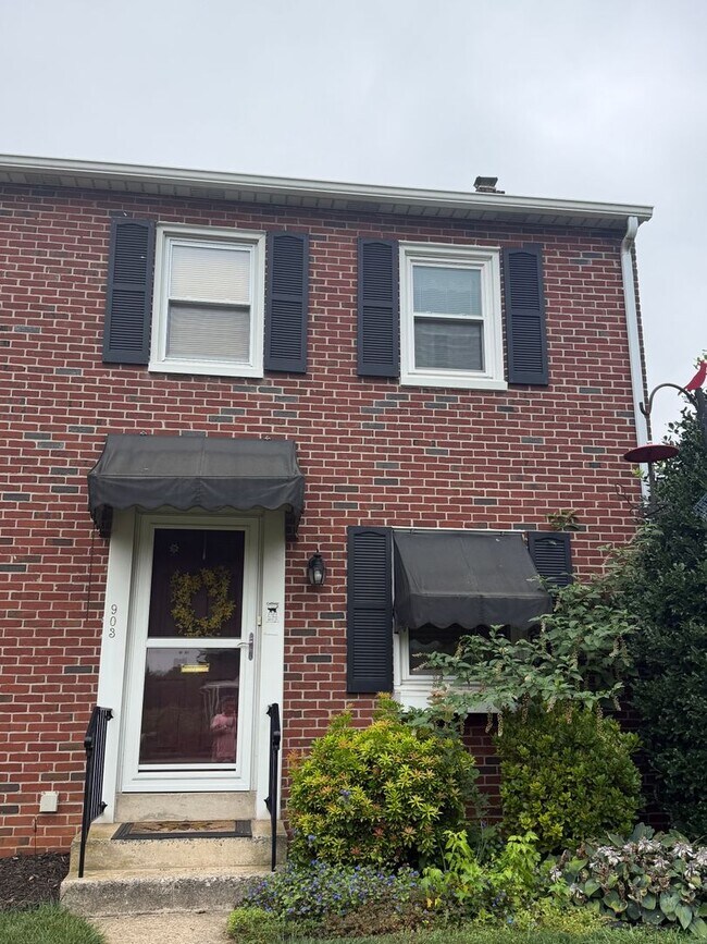 903 Green Terrace