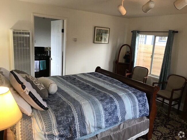 Building Photo - Awesome Furnished Cottage in Point Loma He... Rental