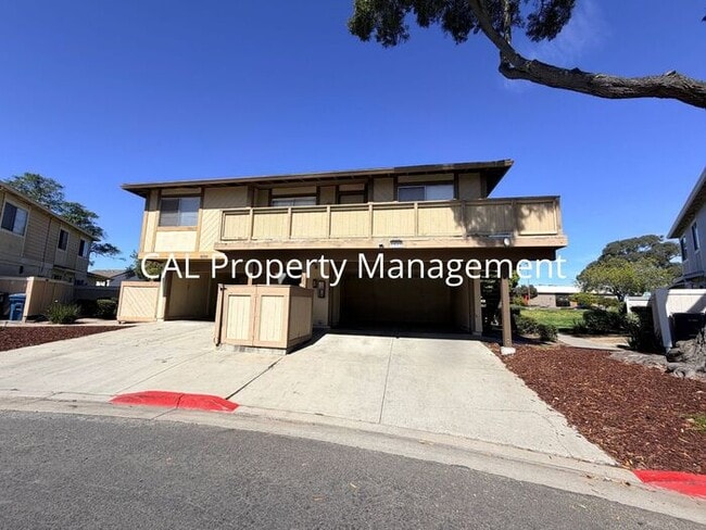 Building Photo - 3 Bedroom Condo in North Salinas