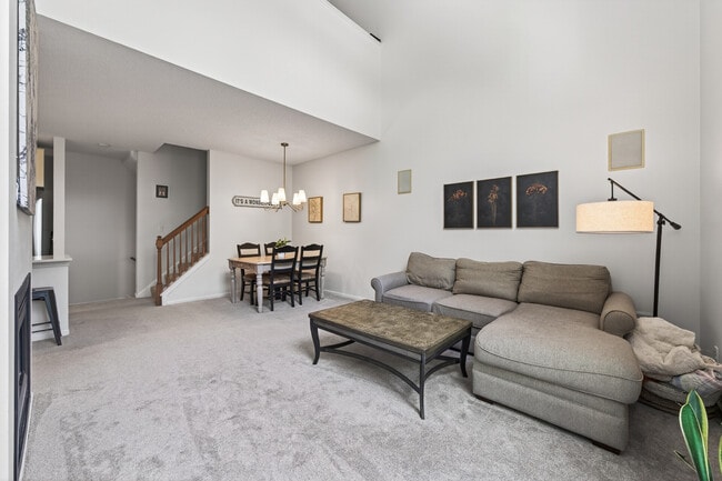 Photo - 631 Woodduck Dr