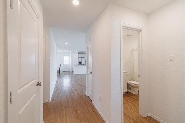 Building Photo - 3110 Spanish Oak Ln