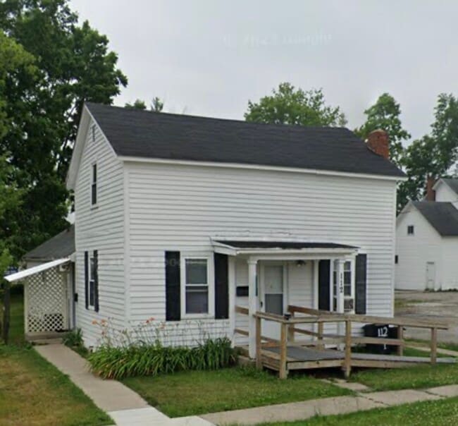 Photo - 112 E Young St Apartments