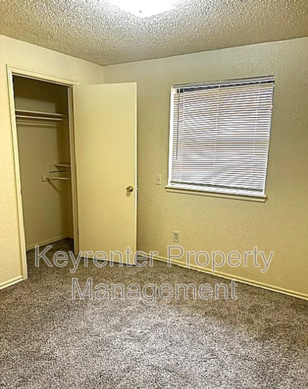 Photo - 5316 S Briarwood Dr