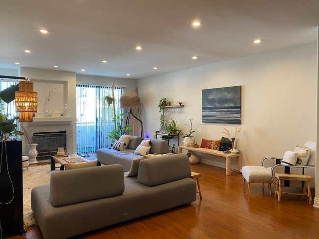 Living room - 910 S Bedford St Condo Unit 104
