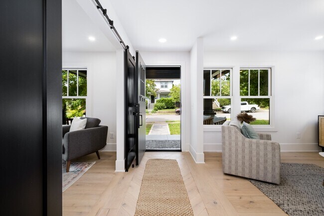 Photo - 1101 Paris Ave