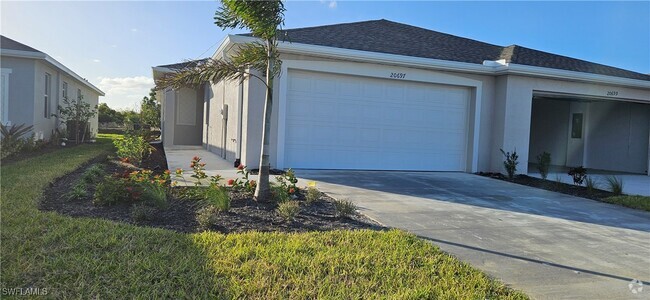 Building Photo - 20697 Hazelnut Ct Rental