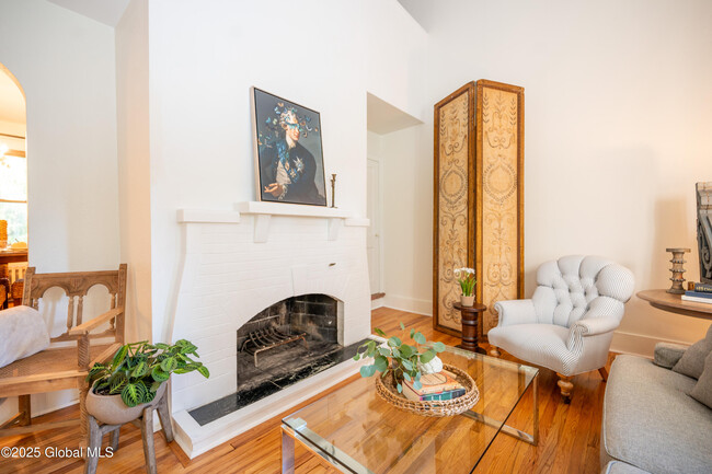 1010 N Country Club Dr