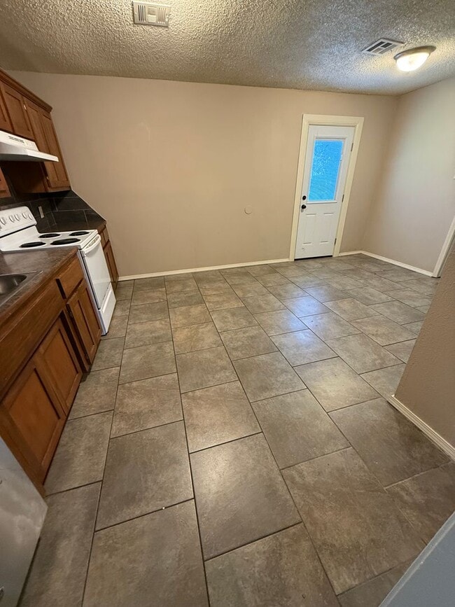 Photo - 3 Bed 1.5 Bath House on Hill with Car Port.  Total Electric.  Yard Care Included.