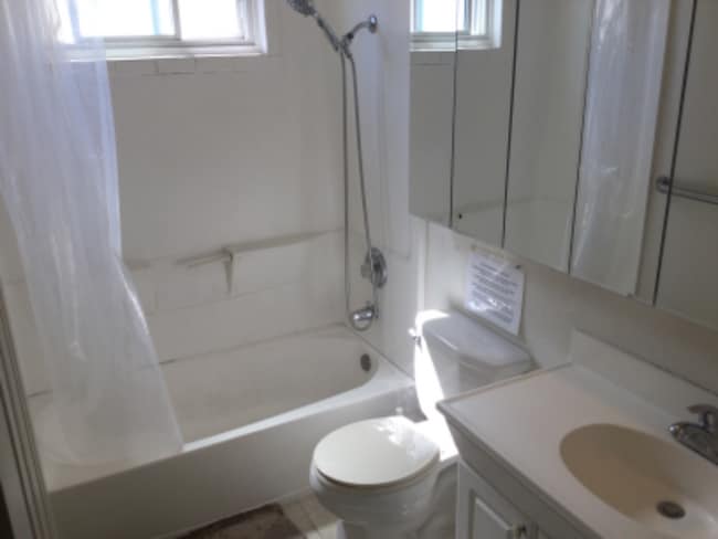 Photo - 3972 Hatton St