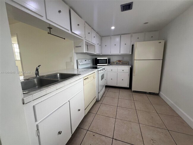 Photo - 14155 SW 87th St Unidad E310