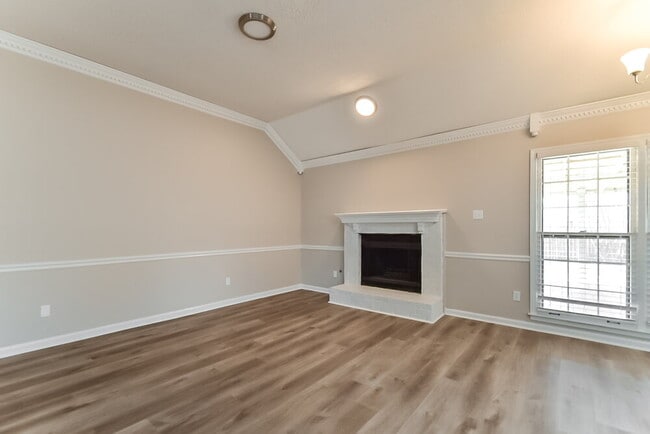 Photo - 2025 Westbriar Dr