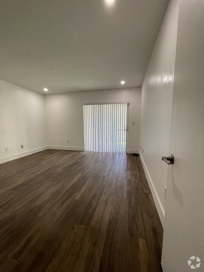 Building Photo - 8401 SW 107th Ave Unit 248 E Rental