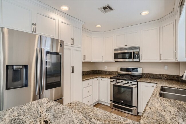 Gorgeous 3B/2B w/ Attached Garage and Wash... - Gorgeous 3B/2B w/ Attached Garage and Wash... House