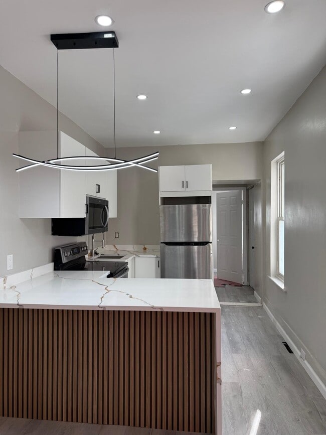 Photo - 135 Peach St