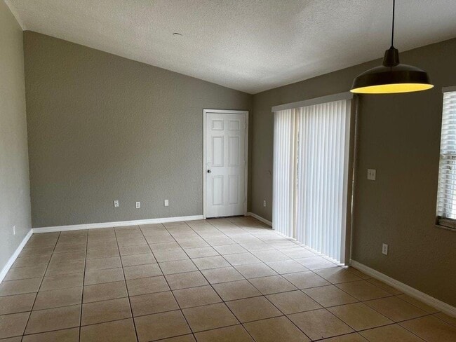 Photo - 354 Pearlwood St