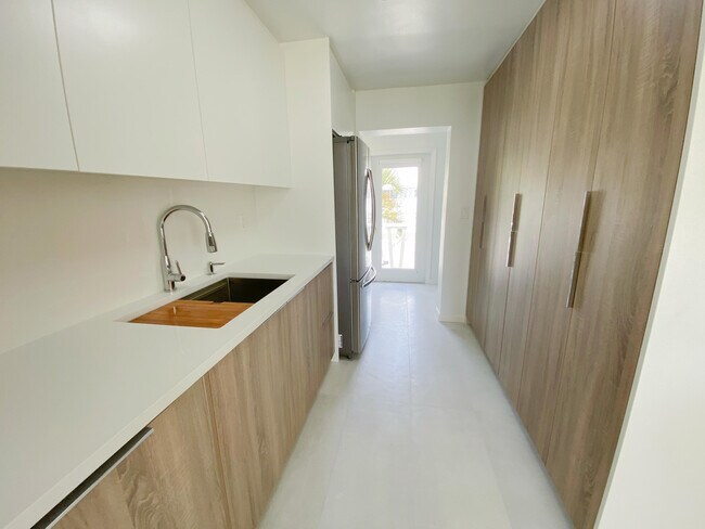 Photo - 2755 NE 28th Ave Unidad C1