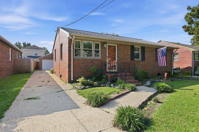 Photo - 727 Osborn Ave