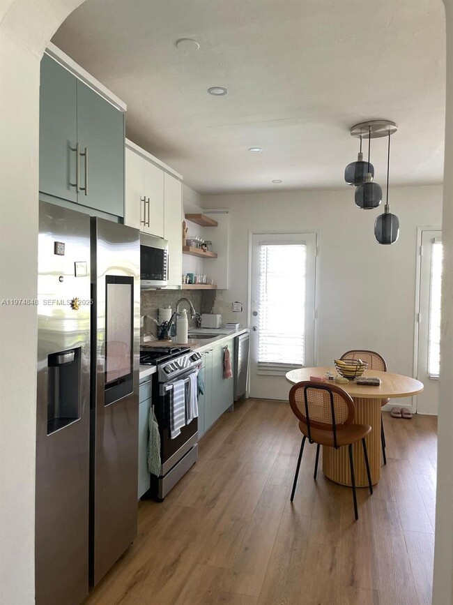 Photo - 8600 Byron Ave Unit 8600-9