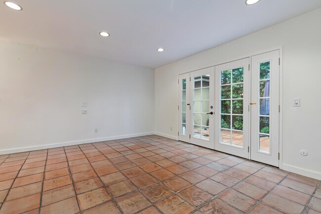 Photo - 430 N Harper Ave