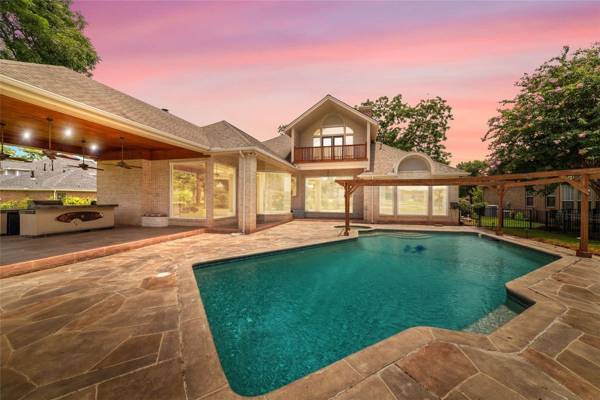 Photo - 32610 Whitburn Trail