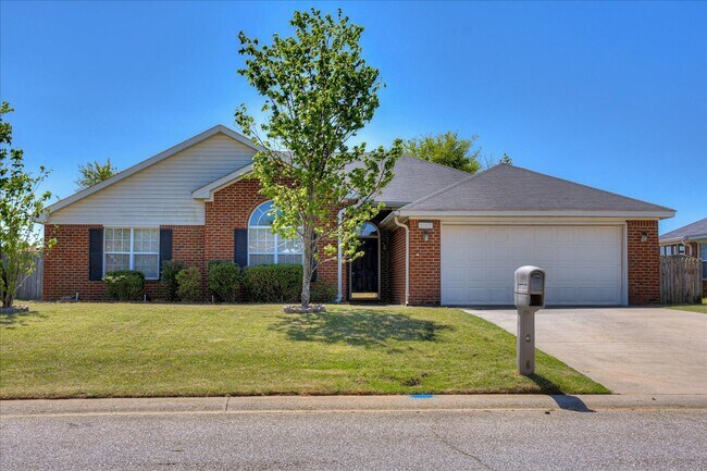 Photo - 207 Taylor Cir