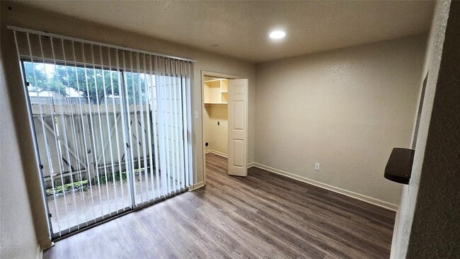 Photo - 8100 Creekbend Dr Unidad 133 Rental