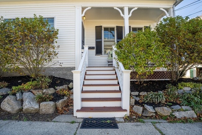 13 Broadway Ave Unit 1