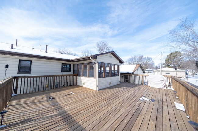 Photo - 1305 Independence Ave N