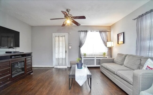 Photo - 140 Nicholas Ave