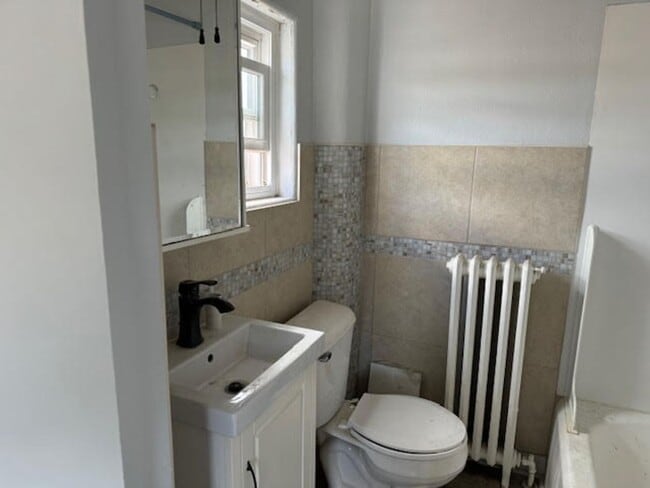 Photo - 102 N Main Ave Unit Apt 3