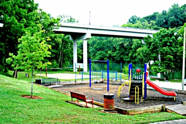 Park across the river - 212 Westwood Dr Unit Apt 1