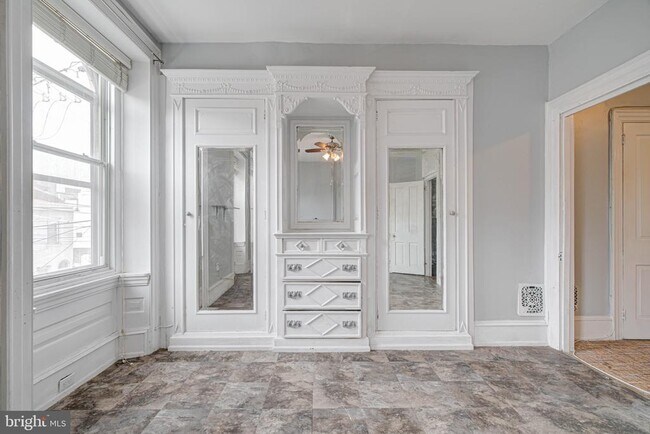 Photo - 941 N 4th St