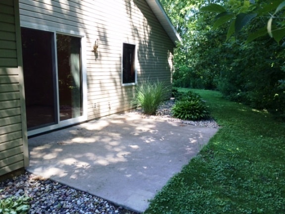 Shaded, private patio area - 1105 W North Water St Unit 1105