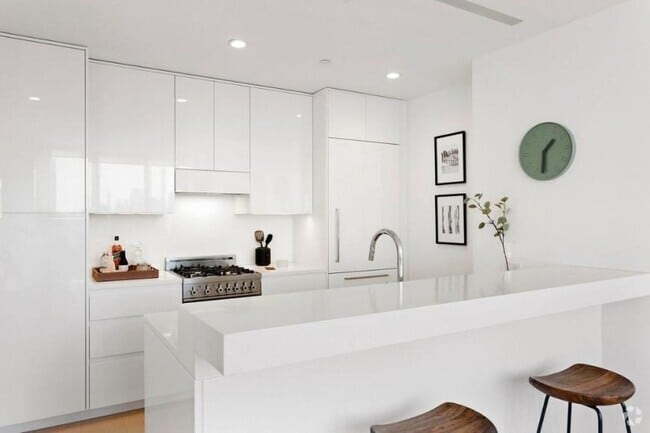 Building Photo - 2 bedroom in Long Island City NY 11101 Unit 28F Rental