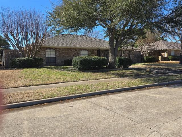 2004 Cherbourg Dr
