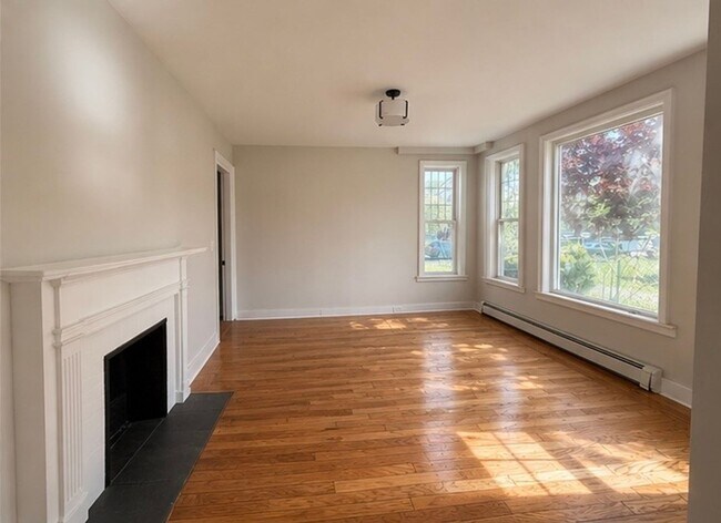Photo - 271 Elm St Unit 1