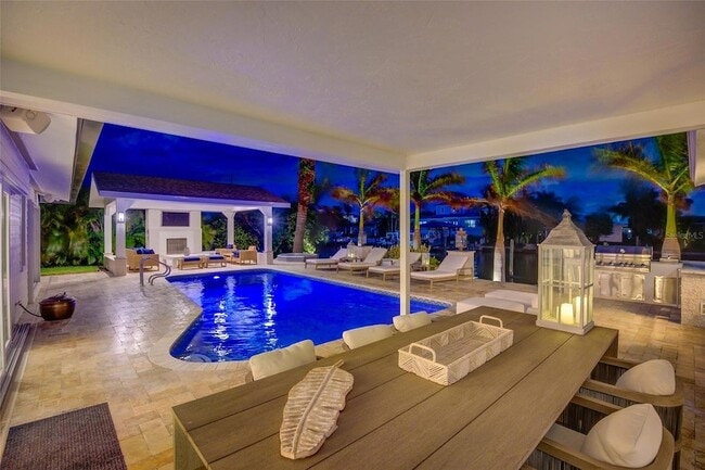 807 Snug Island
