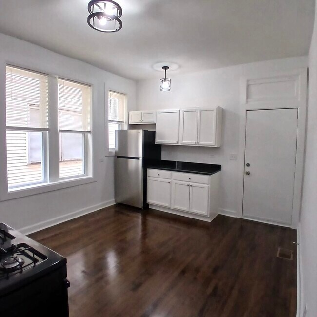 Photo - 4058 W Hirsch St Unit 1