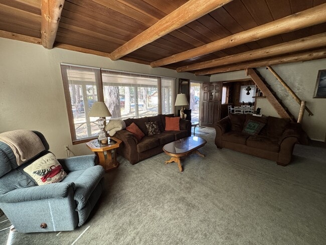 Photo - 950 Lakeview Ave