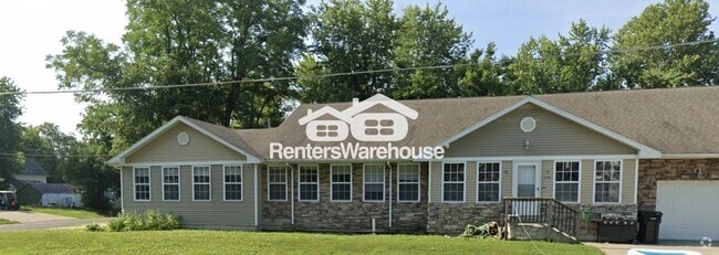 Building Photo - 300 W North St Rental