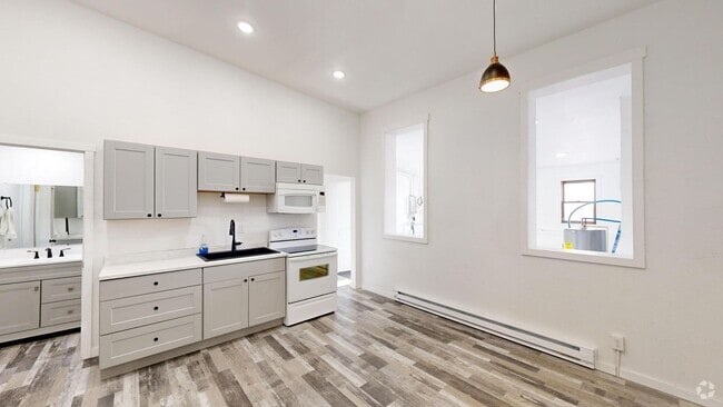 Building Photo - 105-107 W Oak Ave Unit 107 Upper Rental