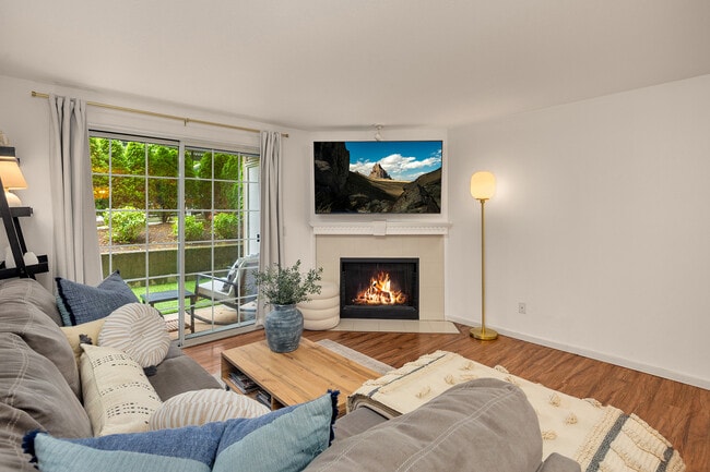 Photo - 215 9th St Unit #D102